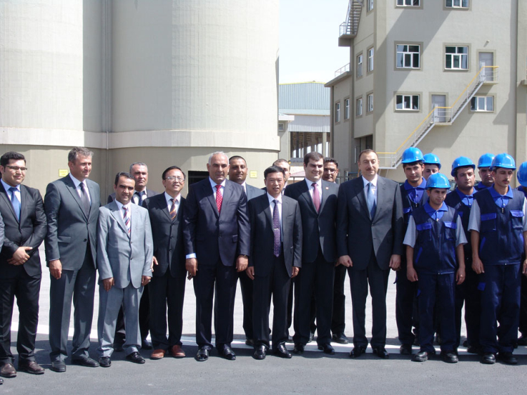 鹏飞集团参加阿塞拜疆水泥厂一周年庆典