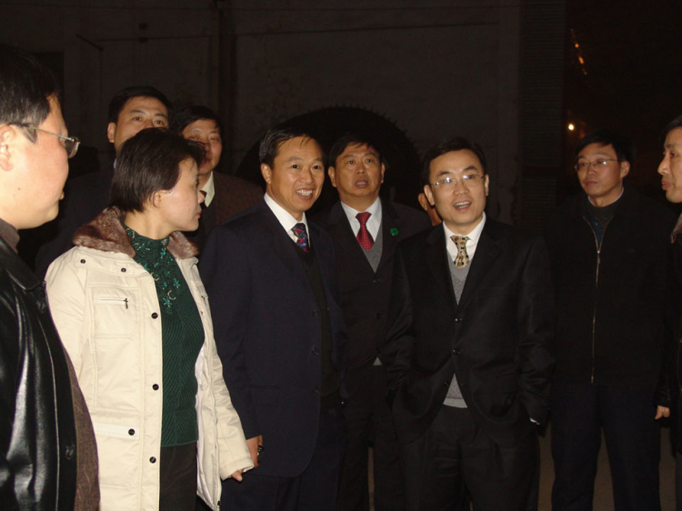 Chairman Wang Jiaan accompanied China Building Materials Equipment Corporation and other foreign leaders to visit the company's production base