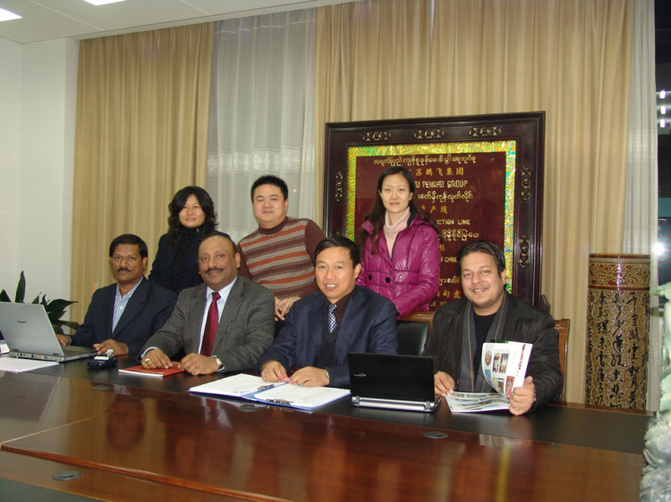鹏飞集团董事长王家安与印度AMRIT-CEMENT成功签订日产1500吨水泥生产线商务合同
